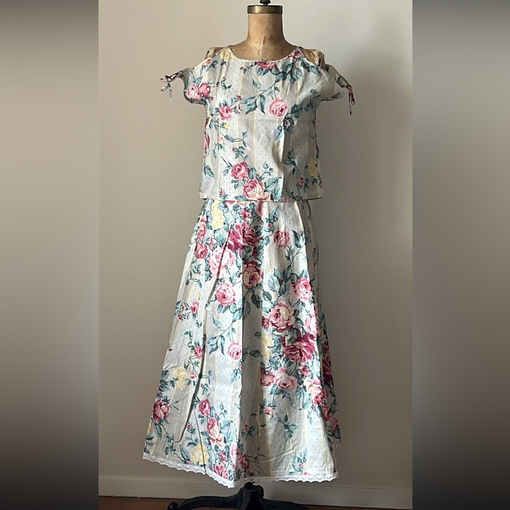 Vintage 1980’s Floral 2 piece Skirt Set